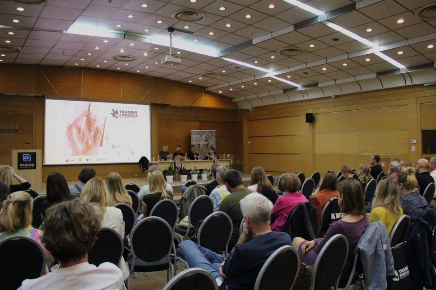 Održan I. znanstveno - stručni skup "Tragovi dinosaura - između znanosti i očuvanja"
