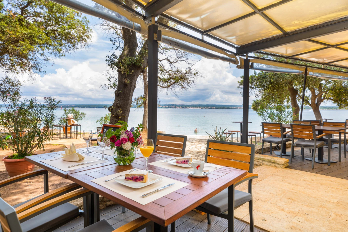 Notice on the Opening Hours of Plaža Bistro and Galija Restaurant