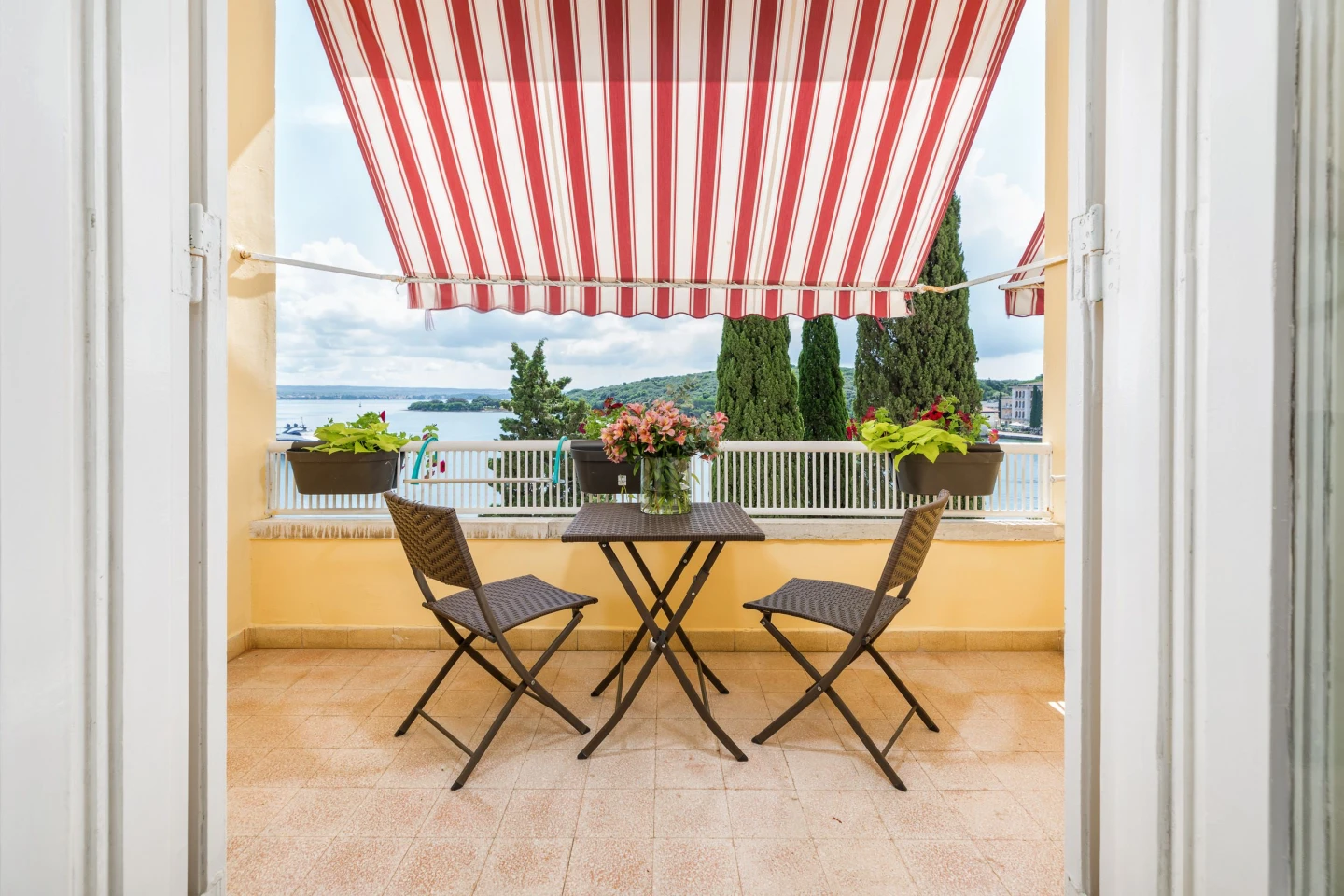 Apartment - sea view